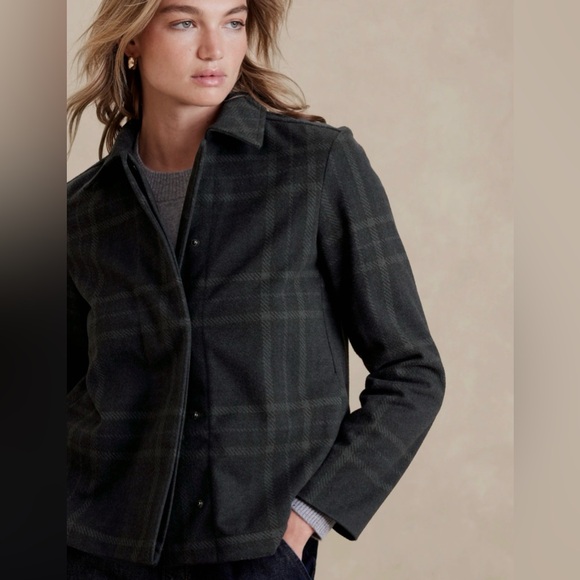 Banana Republic Women's Short Plaid Jacket - Picture 4 of 9